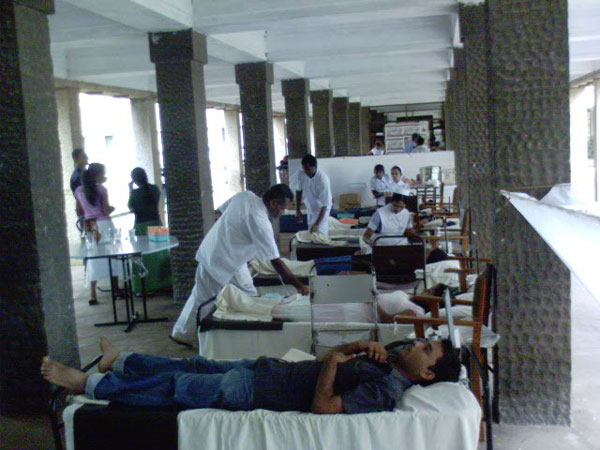 hospital where people donate blood